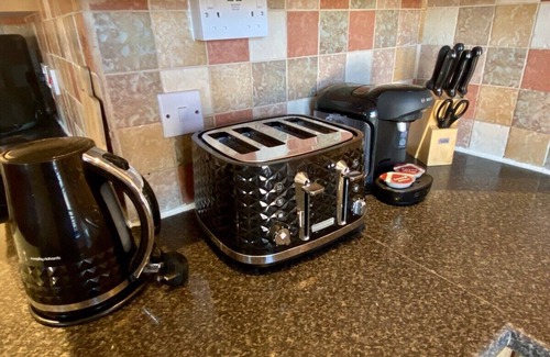 Bedford Apartment | 2 Bed Convenient Contractor Stay With Free Parking & Free Wifi