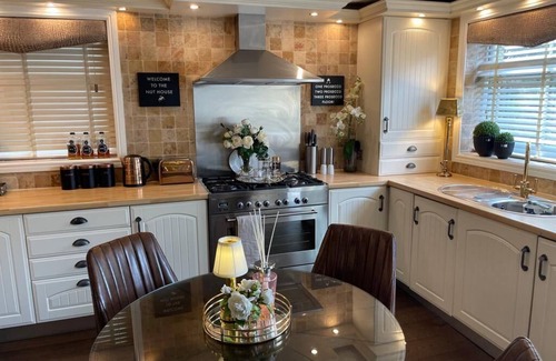 Bawtry Cottage | 2 Bed Cottage - Central Bawtry & Exquisitely Furnished