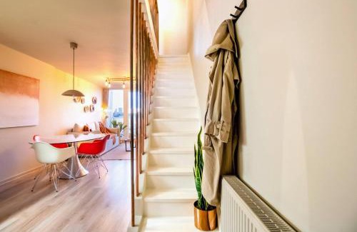 Tower Hamlets Apartment | 2 bed flat, City views, suitable for Long stays