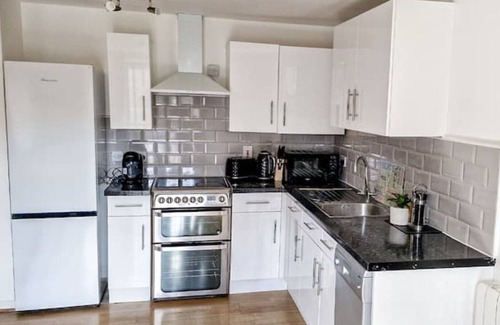 Glyndon Apartment | 2-bed Flat, free parking, near Tube and Excel