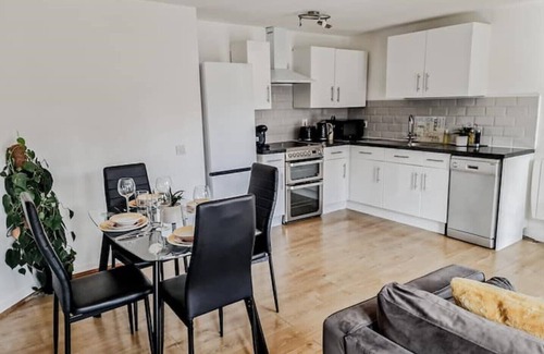Glyndon Apartment | 2-bed Flat, free parking, near Tube and Excel