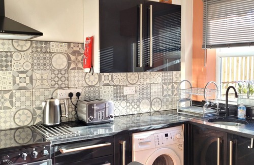 York House | 2 bed home close to York Racecourse with parking