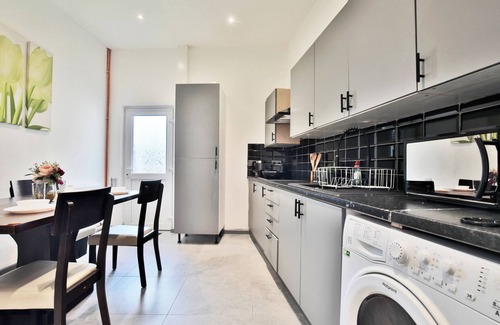 Kirkham House | 2 Bed House House In Town Centre