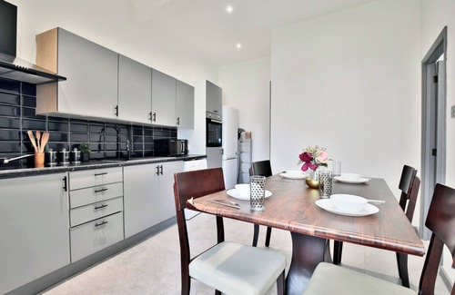 Kirkham House | 2 Bed House House In Town Centre