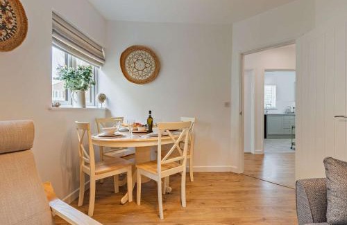 Southwell House | 2 Bed in Portland 94598