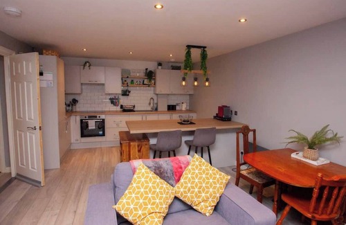 East End Apartment | 2 Bed Merchant City View Point