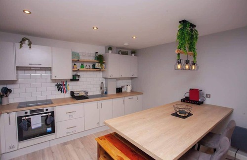 East End Apartment | 2 Bed Merchant City View Point