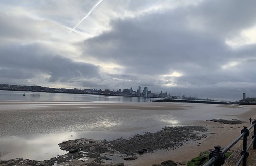 Wallasey Apartment | 2. bed Modern Apartment, Wallasey, Liverpool. Sleeps 4