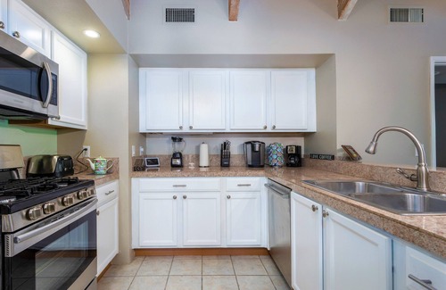 Rancho Mirage Condo | 2 Bed Tennis Villa Condo at Mission Hills Golf & Country Club and Outdoor Movies