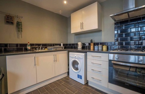 Wallsend Apartment | 2 Bed-Town Centre-Free Parking