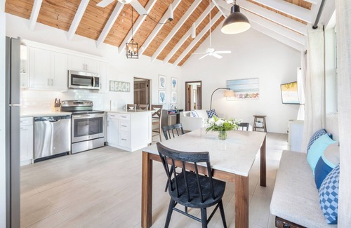 Venetian Road Settlement Villa | 2 Bedroom Villa With 360 Degree Views Set High On Hill On 5 Acre Estate.
