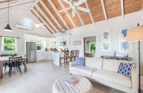 Venetian Road Settlement Villa | 2 Bedroom Villa With 360 Degree Views Set High On Hill On 5 Acre Estate.