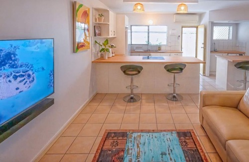 Cairns North House | 2 bedroom, 1 bathroom Townhouse