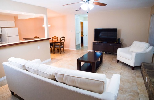 Pecan Springs Springdale House | 2 Bedroom, 1 Bathroom Duplex Located In Central Austin
