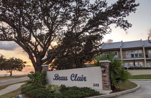 Long Beach House | 2 Bedroom 2 1/2 bath townhome on the beach!