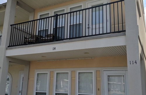 Long Beach House | 2 Bedroom 2 1/2 bath townhome on the beach!