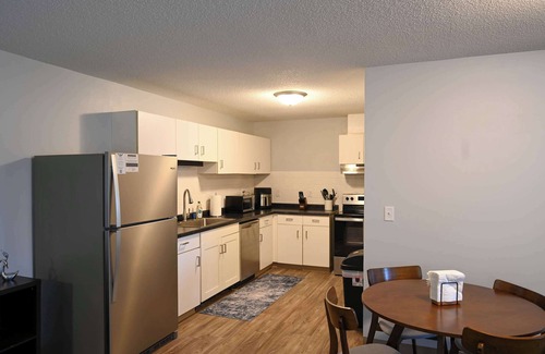 Downtown Apartment | 2 Bedroom 2 Bath Apartment Near Mayo, Park Free!