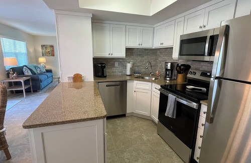 Holmes Beach House | 2 Bedroom/2 Bath Ground Level With a Heated Pool
