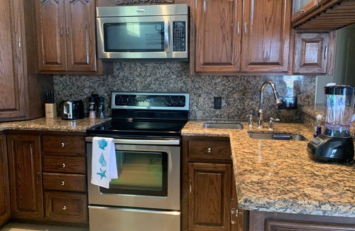 Port Isabel Cottage | 2 Bedroom 2 Bath Long Island Village Family Cottage