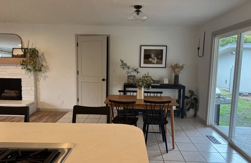 Harlow House | 2 Bedroom 2 Bath Residential Home