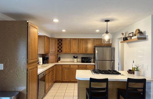 Harlow House | 2 Bedroom 2 Bath Residential Home