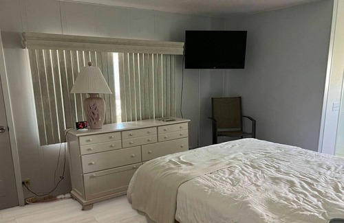 Maple Leaf House | 2 Bedroom 2 bathroom in Port Charlotte, FL located in Maple Leaf Country Cub