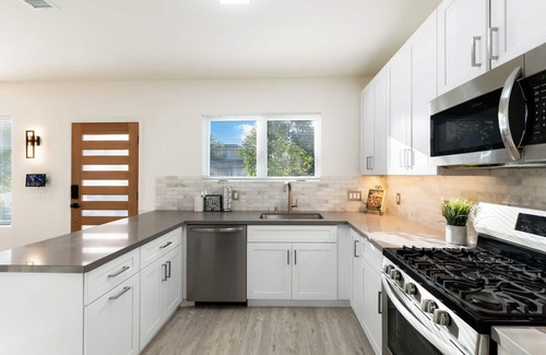 Miracle Mile House | 2 bedroom 2 bathroom house
