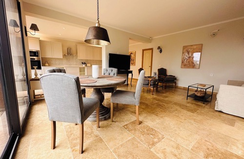 Vaugines Apartment | 2 Bedroom, 2 Bathroom Apartment with Terrace near Lourmarin - Apartment 7