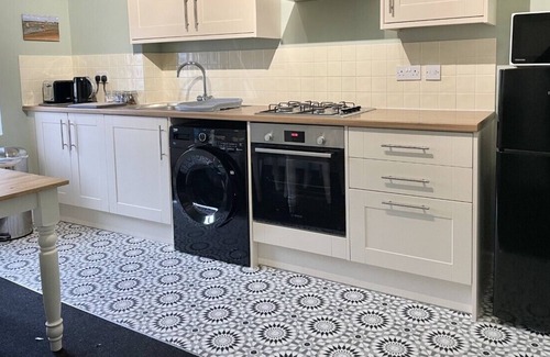 Bare Apartment | 2 Bedroom, 2 Bathroom High End spacious Holiday Accommodation