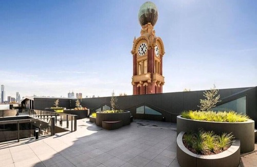 Cremorne Apartment | 2 Bedroom/2 Bathroom on Swan St!