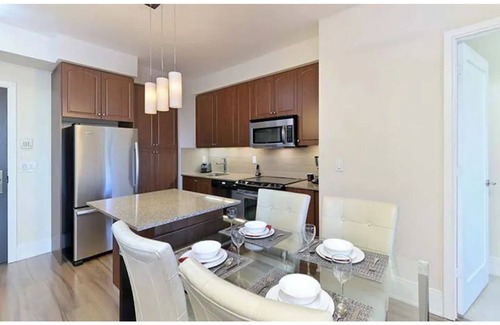 Sherwood Park Apartment | 2 Bedroom/2 Bathroom on Roehampon Avenue