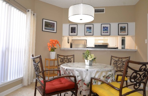 Westchase House | 2 Bedroom 2-bathroom townhome & yard