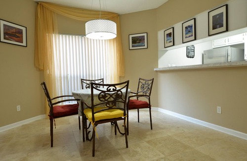 Westchase House | 2 Bedroom 2-bathroom townhome & yard