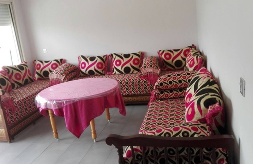 Marina Apartment | 2-bedroom 2-pool apartment facing the sea