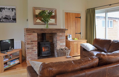 Whitchurch Cottage | 2 bedroom accommodation in Crimscote, near Newbold