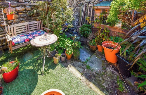 Barrow-in-Furness Cottage | 2 bedroom accommodation in Walney, near Barrow-in- Furness