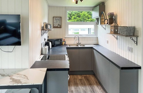 Haverfordwest Cottage | 2 bedroom accommodation in Roch, near Haverfordwest