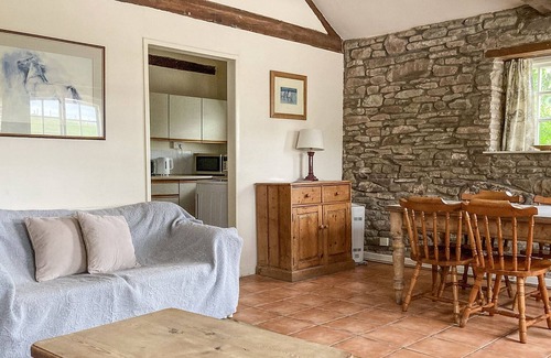 Abergavenny Cottage | 2 bedroom accommodation in Llantilio Pertholey, near Abergavenny