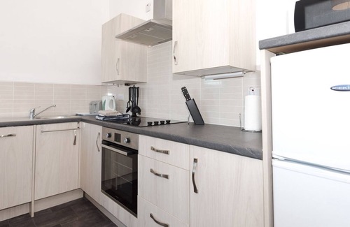 Dinas Dinlle Cabin | 2 bedroom accommodation in Caernarfon