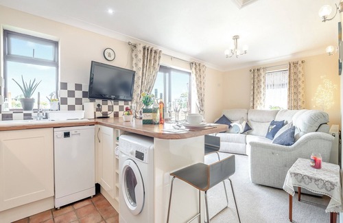New Forest District Cottage | 2 bedroom accommodation in New Milton