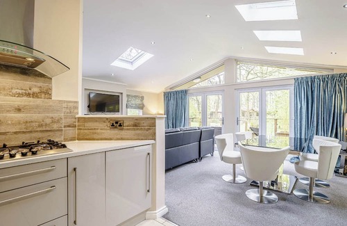 Congleton Ski Chalet | 2 bedroom accommodation in Eaton, Congleton