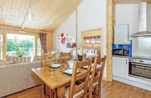 Welsh Frankton Ski Chalet | 2 bedroom accommodation in Ellesmere