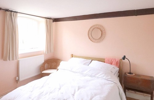 Abingdon Cottage | 2 bedroom accommodation in Abingdon-on-Thames, near Oxford