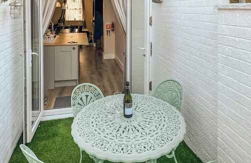 Beverley Cottage | 2 bedroom accommodation in Beverley