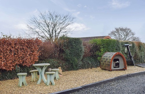 Lampeter Cottage | 2 bedroom accommodation in Llanwnnen, near Lampeter