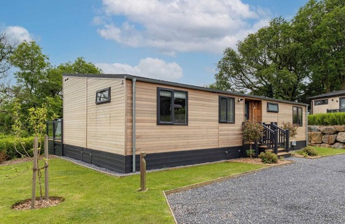 Narberth Ski Chalet | 2 bedroom accommodation in Narberth