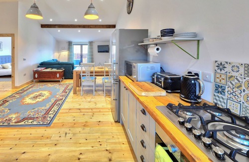Ningwood Cottage | 2 bedroom accommodation in Wellow, near Yarmouth