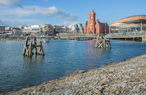 Adamsdown Cottage | 2 bedroom accommodation in Cardiff