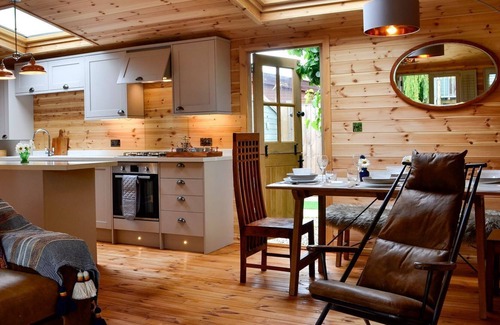 Evesham Cottage | 2 bedroom accommodation in Evesham, near Broadway