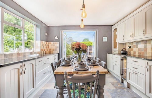 Skegness Cottage | 2 bedroom accommodation in Bratoft, near Burgh-le-Marsh